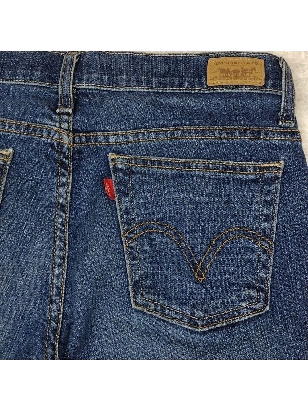Levi's 550 Blue Medium Wash Five Pocket High Rise Relaxed Boot Cut Denim Jean - Picture 14 of 15